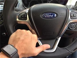 Ford планирует использовать носимые устройства в системе помощи водителю