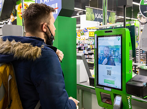 X5 Group внедрила сервис оплаты взглядом в 150 супермаркетах «Перекрёсток» в 25 регионах России