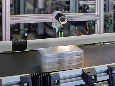 SIEMENS представил новую камеру для считывания кодов маркировки Simatic MV560 X