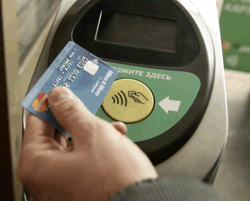 Петербургский метрополитен первым в России внедрил MasterCard PayPass для бесконтактной оплаты проезда
