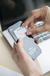«Юникредит Банк» внедрил бесконтактные стикеры Optelio с технологией NFC